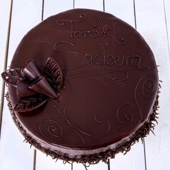 17. Sachera : polewa czekoladowa, tarta czekolada i czekoladki